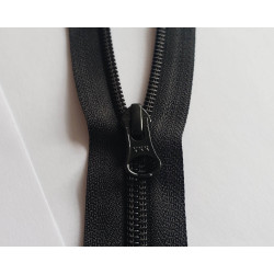 YKK double slider plasic, nylon zip, size 5 - black - 60cm, close-up on the front of the zip