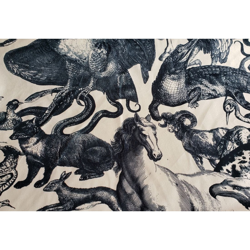 QUIRKY ANIMALS - upholstery velvet QUIRKY ANIMALS - upholstery velvet