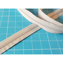 zips by the metre - white size 3