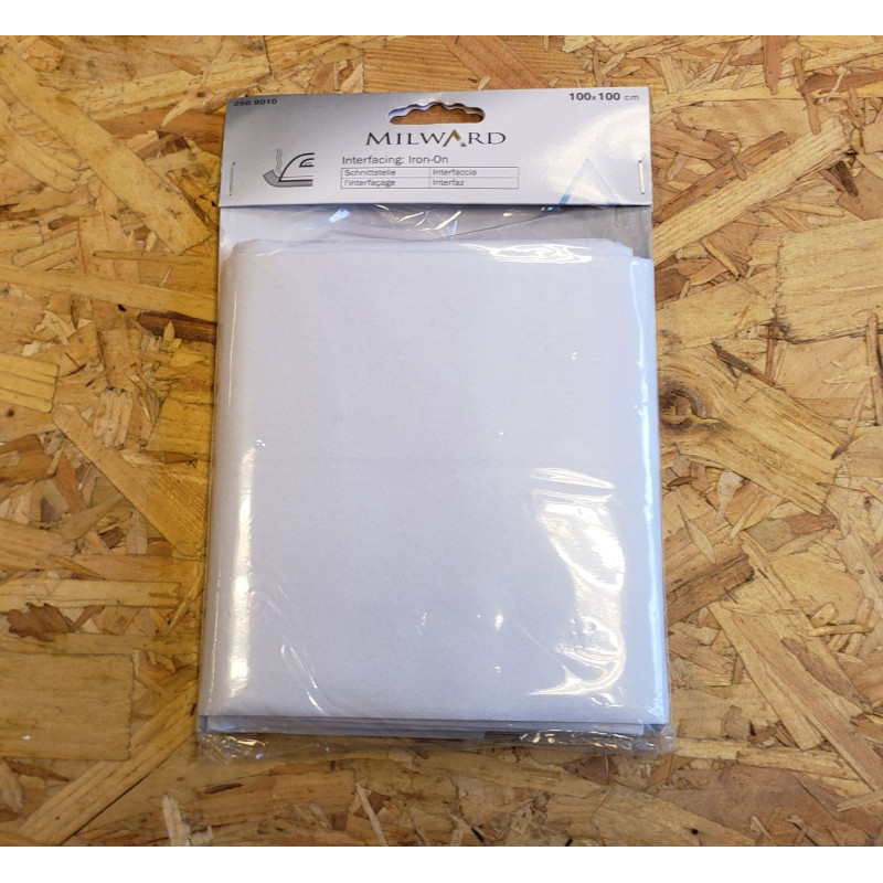 Medium weight fusible interfacing 100/100cm sheet - white