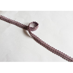 Silky gimp braid 9mm - scroll - heather color, twisted on the white background