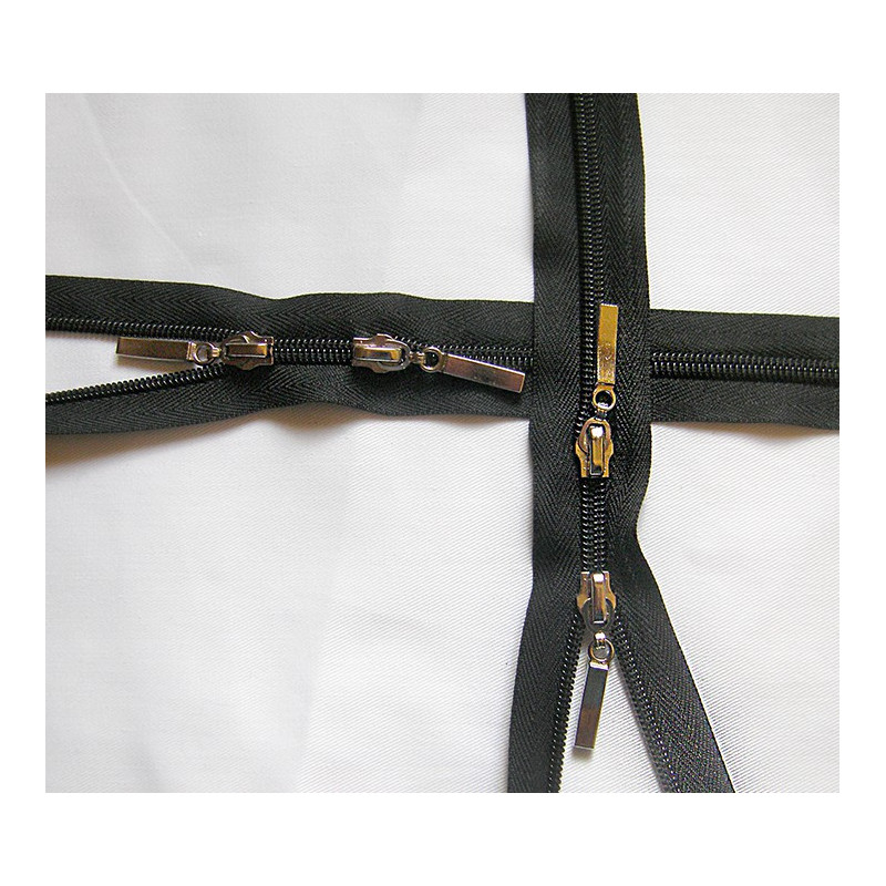 double slider plasic  zip - black - 120cm long on white background