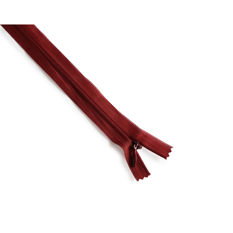 closed-end invisible zip- burgundy - 20cm, placed on a white background