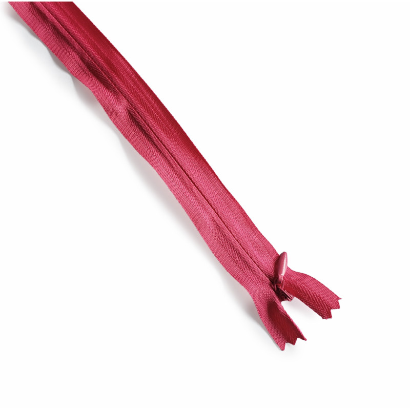 closed-end invisible zip- fuchsia - 40cm, placed on a white background