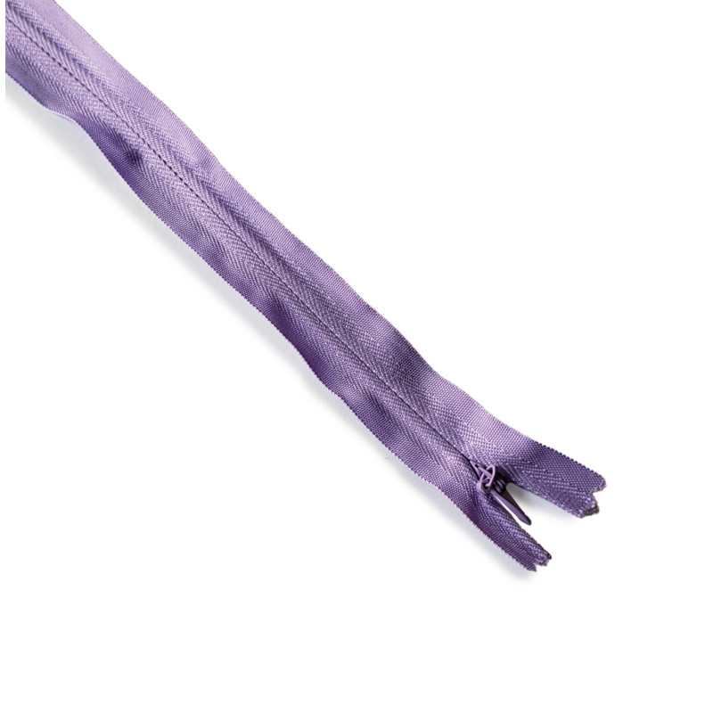 invisible zip intense lilac - 40cm long, across the frame on a white background