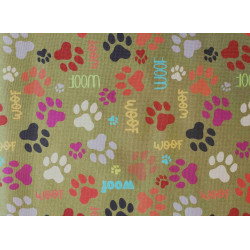 Dog's paws on olive - full view on the design